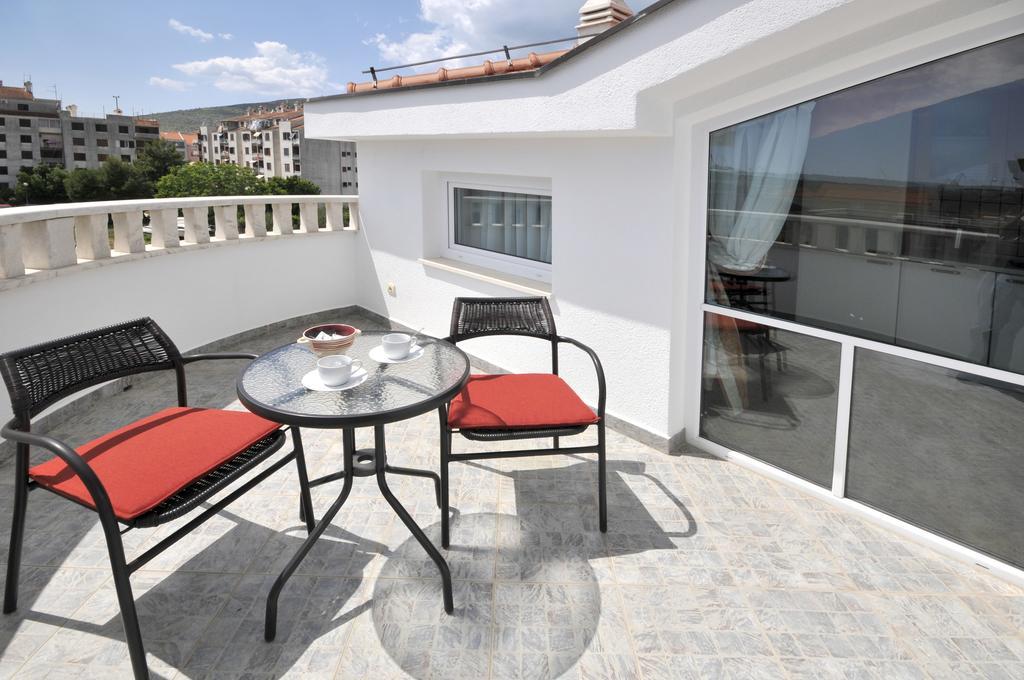 Apartments Villa Lida トロギール エクステリア 写真