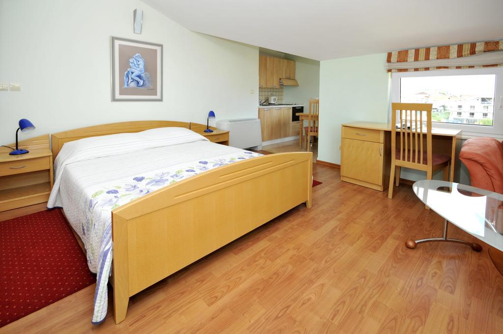 Apartments Villa Lida トロギール エクステリア 写真